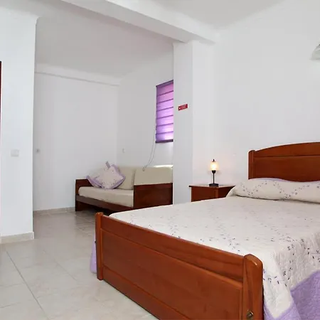 Da Duarte - Walkable To Shops Bars