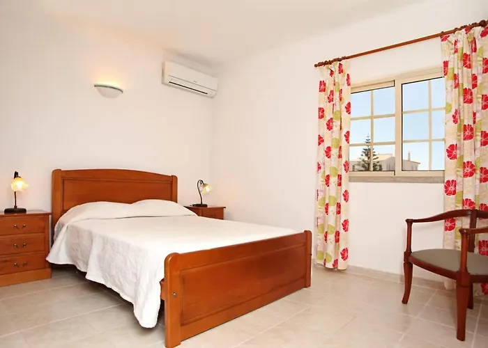 Da Duarte - Walkable To Shops Bars * Albufeira